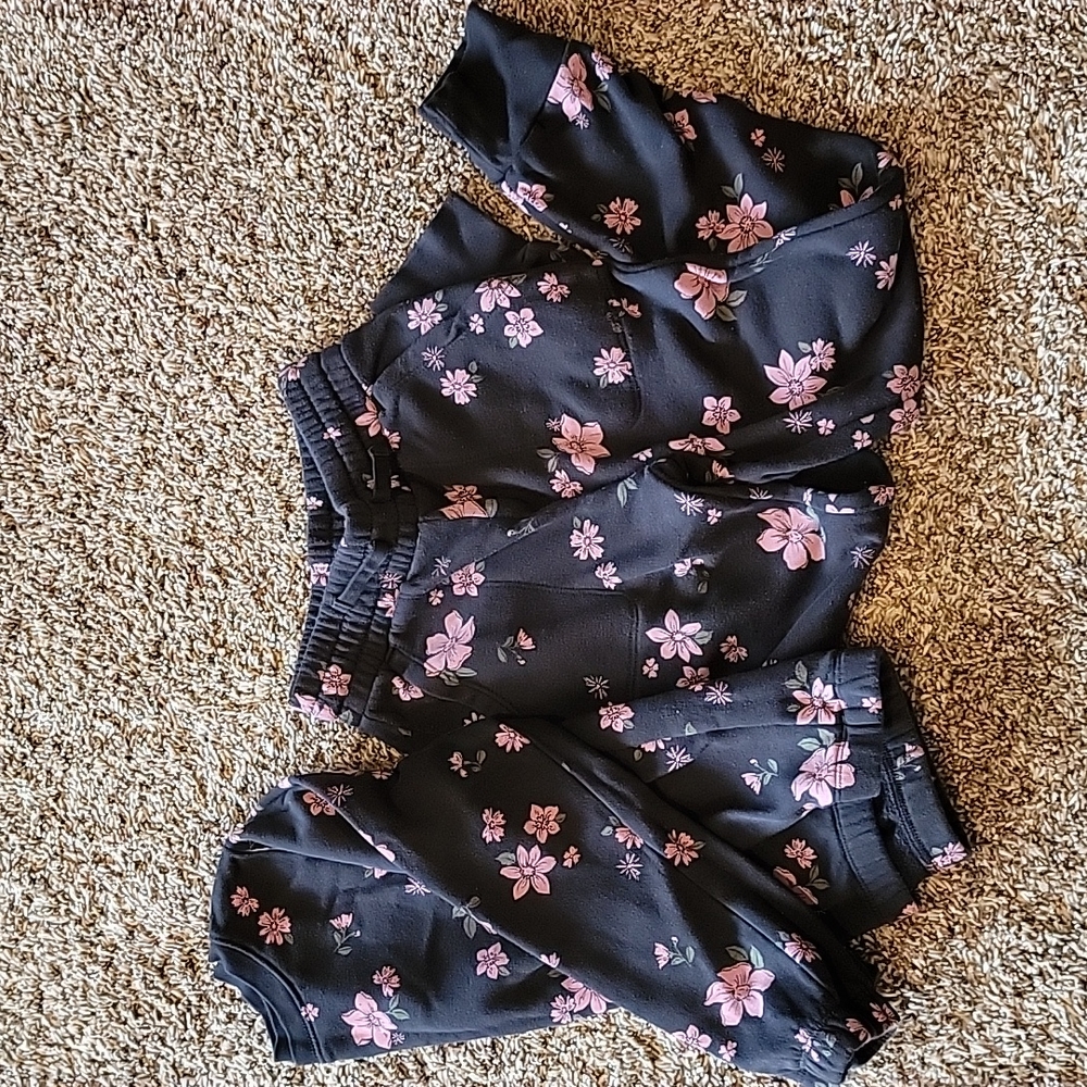 Gap sweatpant outfit girls